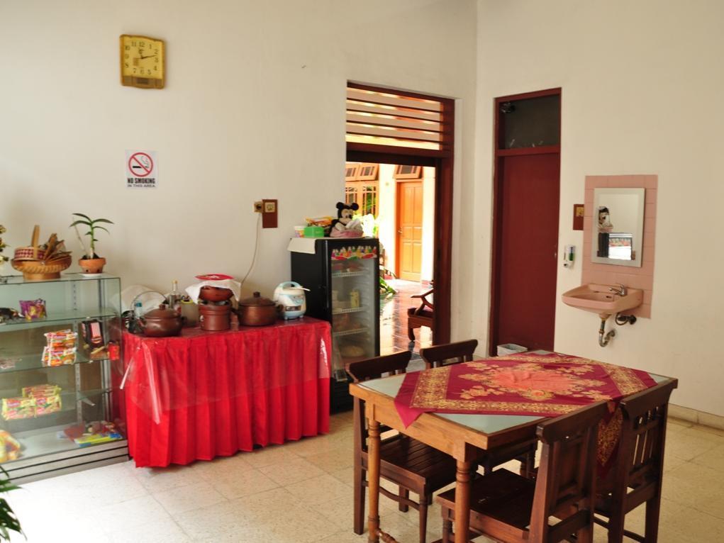 Hotel Dana Γιογκιακάρτα Εξωτερικό φωτογραφία